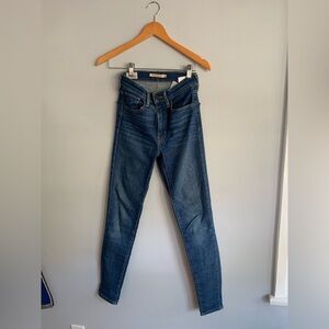 Levis Mile High Super Skinny Jeans